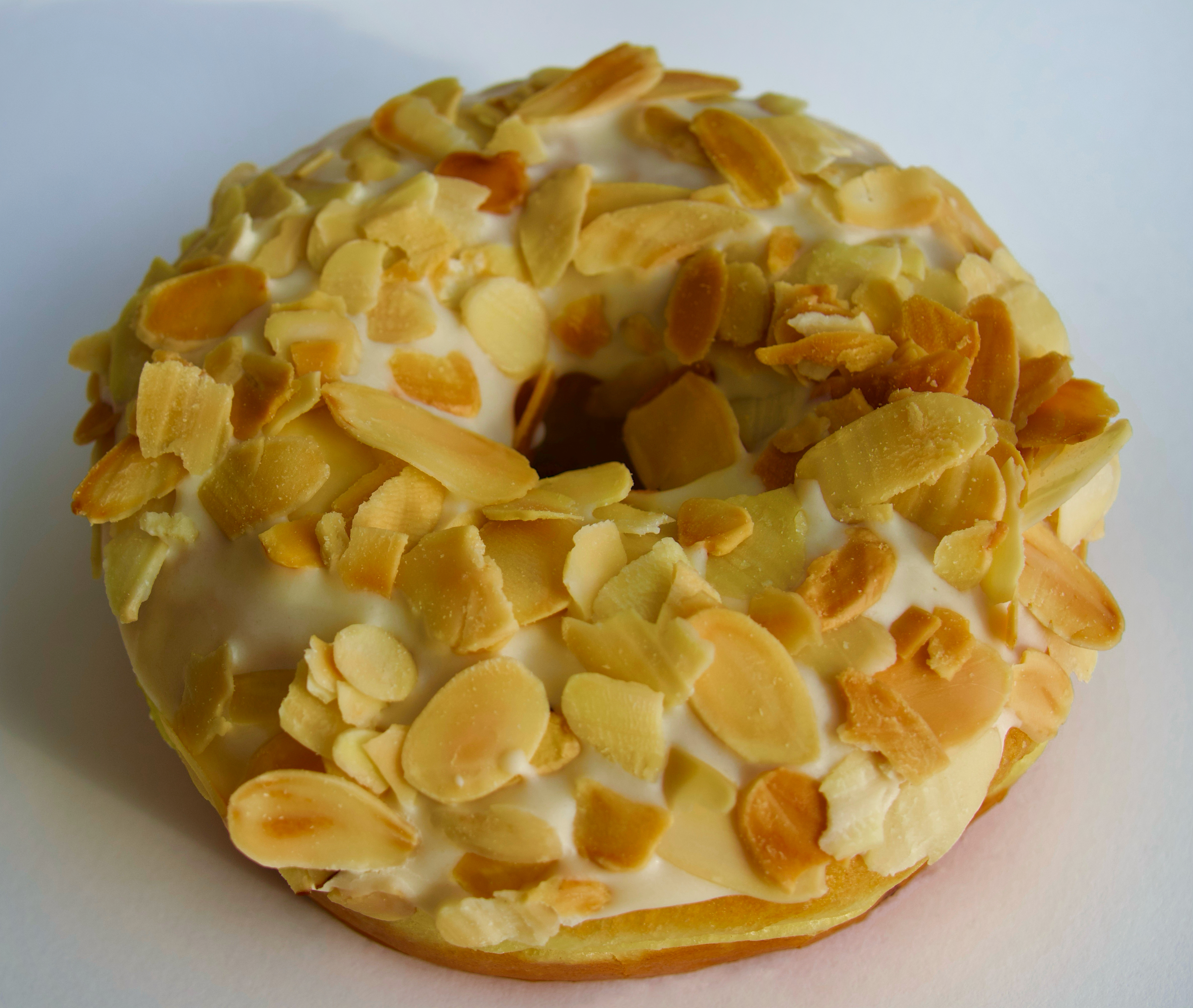 ALMOND DONUT 